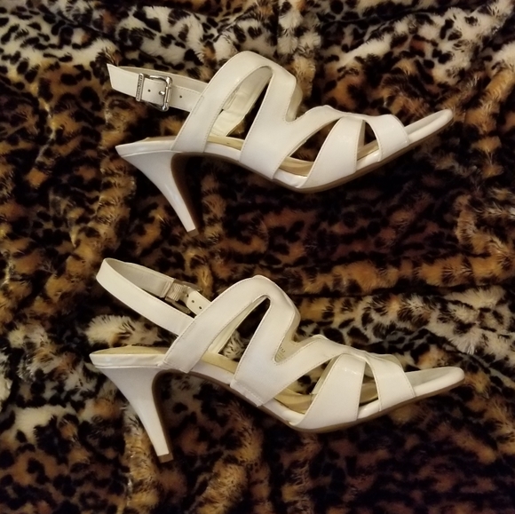 Shoes - Picture 2 of 5